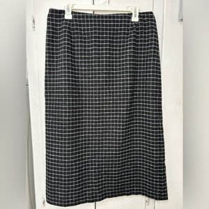 Wool blend pencil midi skirt 🖤🤍